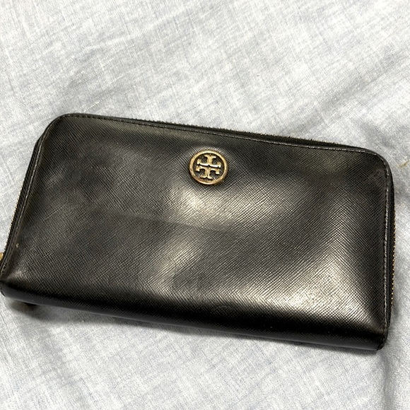 Tory Burch Black Saffiano Leather Long Wallet - Picture 2 of 6